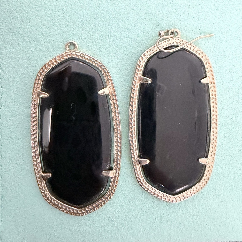 Kendra Scott Elle Black Drop Earrings – Gold